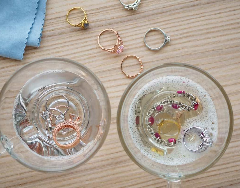 11 Tips to Clean Silver Jewelry at Home